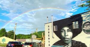 Grammy winner, Black Mountain native Roberta Flack dies at 88